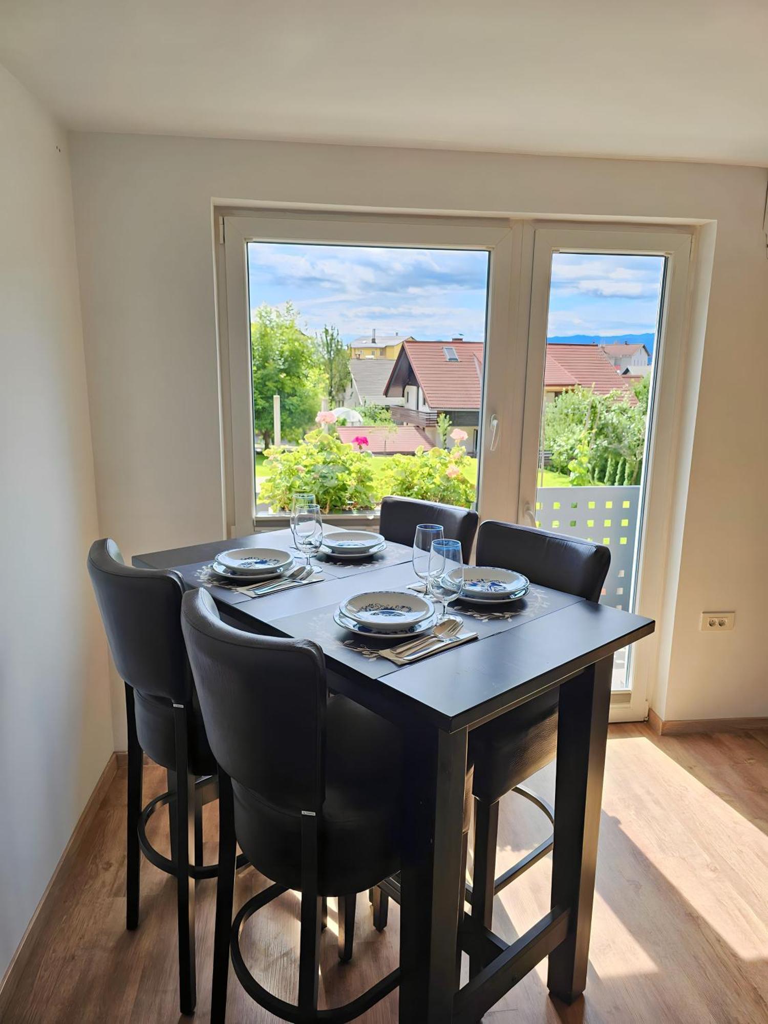 Charming Bella Hideout - Adults Only Apartman Jesenice Kültér fotó